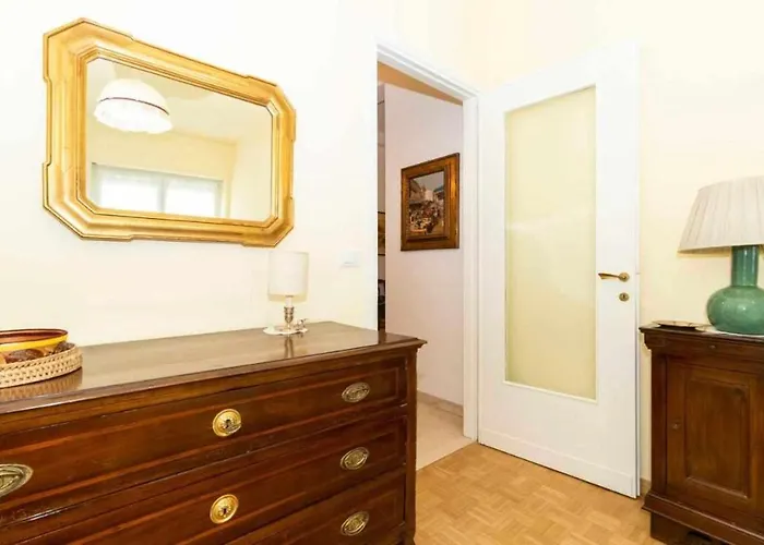 Apartman Turati 74 *